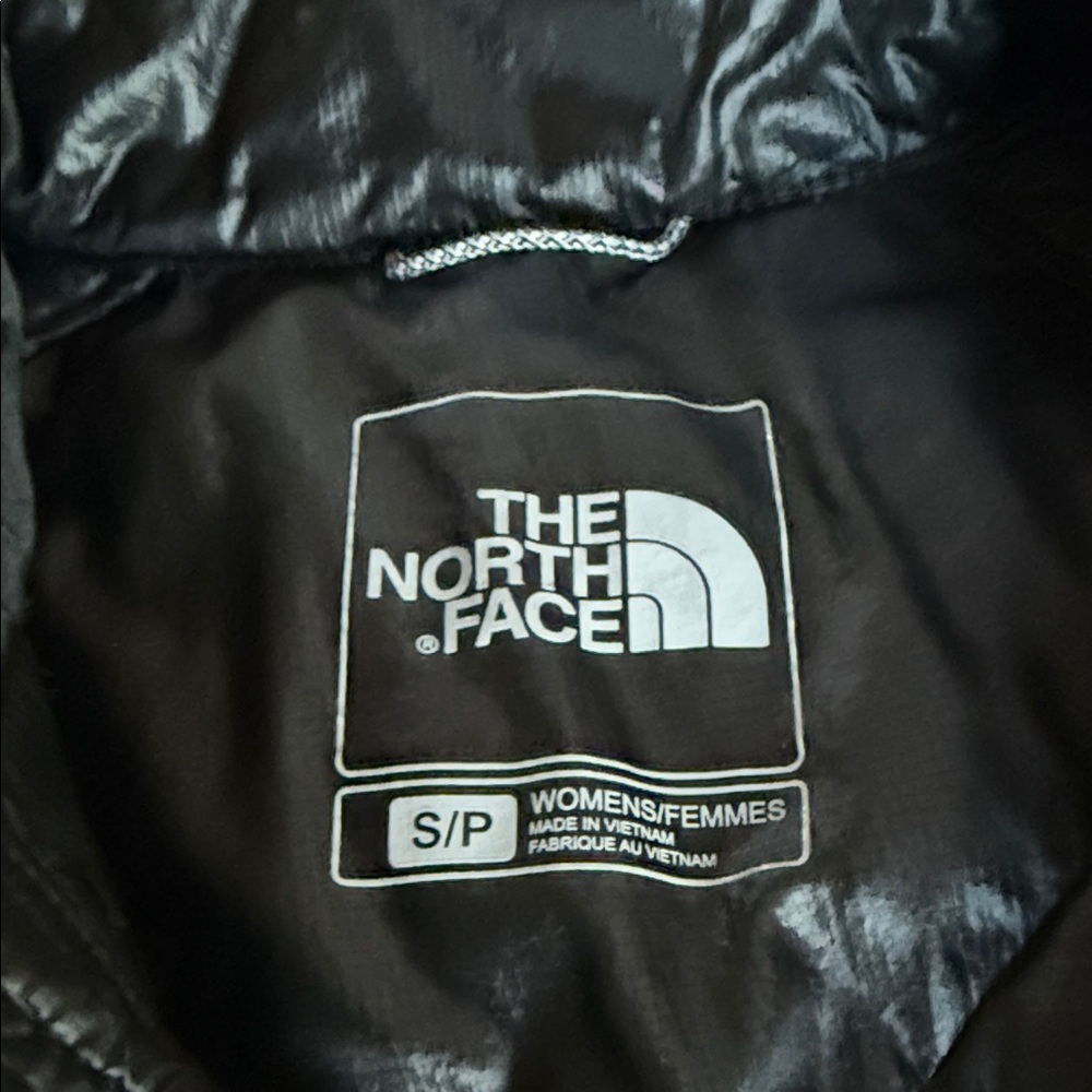 The North Face Women’s Black Puffer Jacket - Picture 3 of 5